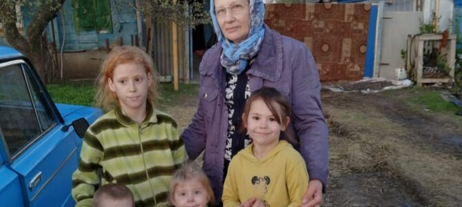 В Русской Журавке поздравили многодетные и малообеспеченные семьи