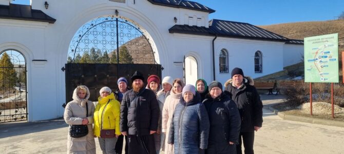 Педагоги совершили паломничество в Костомаровский женский монастырь